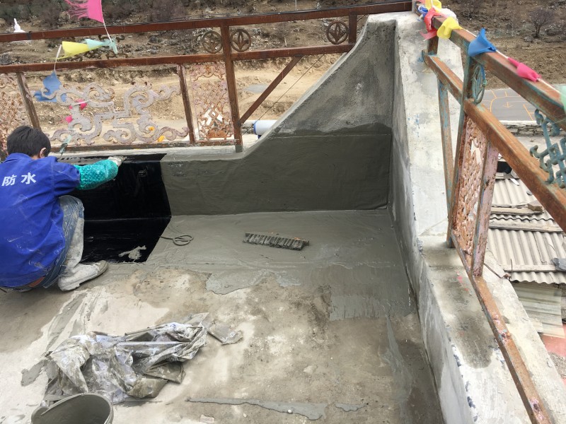 四姑娘山天晴客棧屋頂防水工程